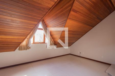 Casa de condomínio à venda com 250m², 3 quartos e sem vagaSótão