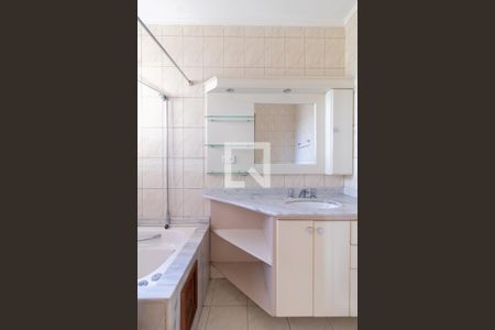 Casa de condomínio à venda com 250m², 3 quartos e sem vagaBanheiro do Quarto 3