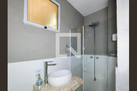 Apartamento para alugar com 70m², 2 quartos e sem vaga Apartamento para alugar com 70m², 2 quartos e sem vagaBanheiro Corredor