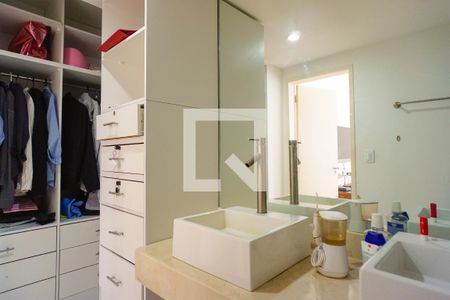 Apartamento para alugar com 80m², 1 quarto e 2 vagasBanheiro da Suíte