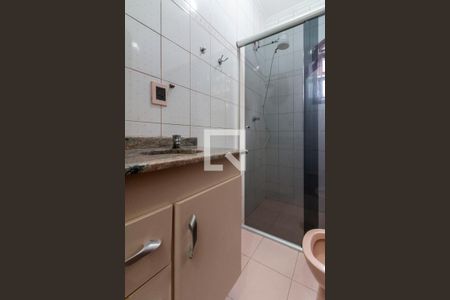 Casa à venda com 328m², 3 quartos e 2 vagas Casa à venda com 328m², 3 quartos e 2 vagasBanheiro Corredor