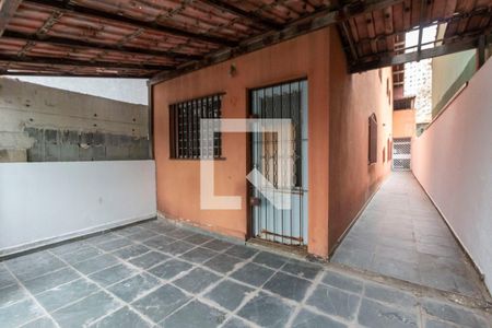 Casa à venda com 328m², 3 quartos e 2 vagas Casa à venda com 328m², 3 quartos e 2 vagasÁrea Externa