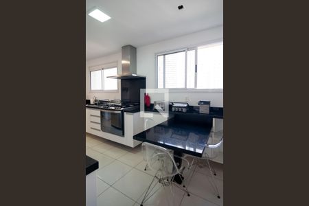 Apartamento à venda com 207m², 4 quartos e 4 vagasCozinha