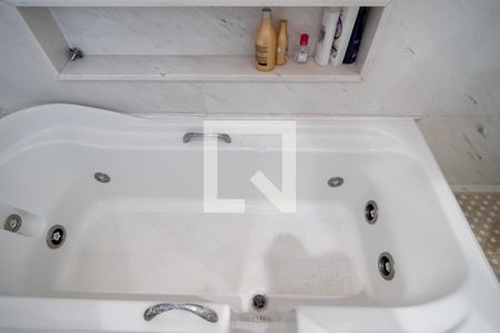 Apartamento à venda com 207m², 4 quartos e 4 vagasBanheiro 2 Quarto 3 - Suíte 