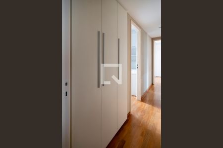 Apartamento à venda com 207m², 4 quartos e 4 vagasRoupeiro Corredor