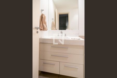 Apartamento à venda com 207m², 4 quartos e 4 vagasBanheiro Quarto 1 - Suíte