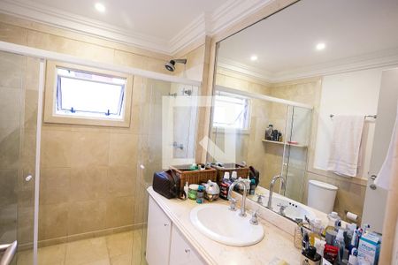 Casa de condomínio à venda com 600m², 3 quartos e 4 vagas Casa de condomínio à venda com 600m², 3 quartos e 4 vagasBanheiro da suíte 3 - 2/2