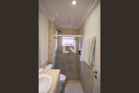 Casa de condomínio à venda com 600m², 3 quartos e 4 vagas Casa de condomínio à venda com 600m², 3 quartos e 4 vagasBanheiro da Suíte 1