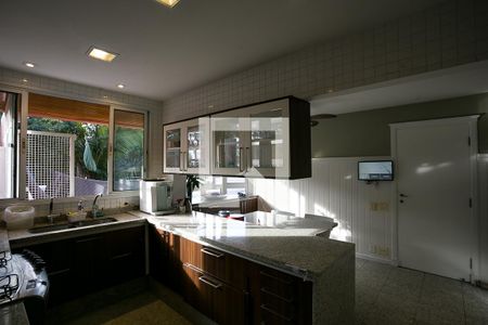 Casa de condomínio à venda com 600m², 3 quartos e 4 vagas Casa de condomínio à venda com 600m², 3 quartos e 4 vagasCopa / cozinha