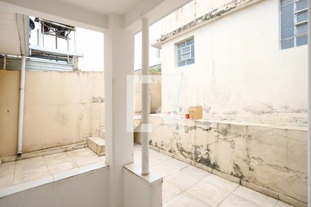 Casa à venda com 50m², 2 quartos e sem vagaQuintal