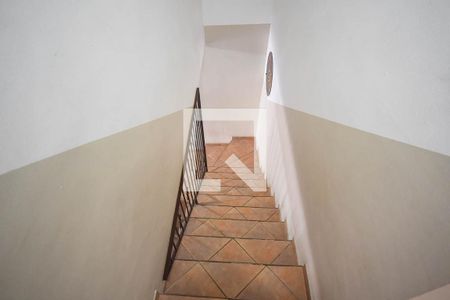 Escada de casa à venda com 2 quartos, 100m² em Jardim Três Irmãos, Taboão da Serra