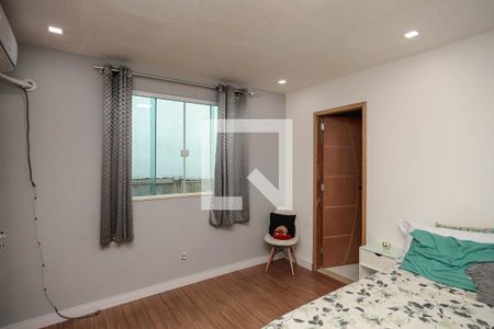 Casa à venda com 130m², 4 quartos e 2 vagas Casa à venda com 130m², 4 quartos e 2 vagasSuíte