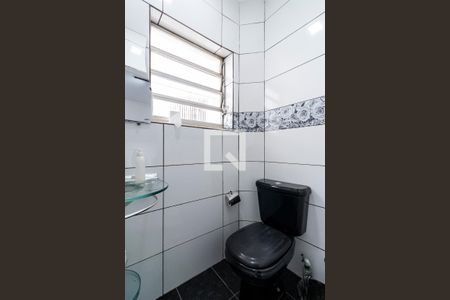 Casa à venda com 200m², 2 quartos e 1 vagaLavabo