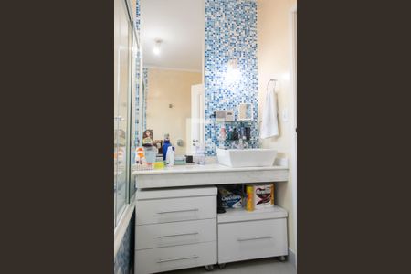 Casa à venda com 142m², 4 quartos e 4 vagasBanheiro quarto 3