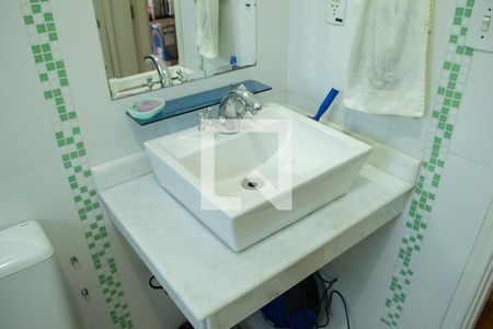 Casa à venda com 142m², 4 quartos e 4 vagasBanheiro quarto 1