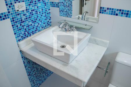 Casa à venda com 142m², 4 quartos e 4 vagasBanheiro quarto 2