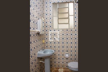 Casa de condomínio para alugar com 55m², 1 quarto e sem vagaBanheiro 