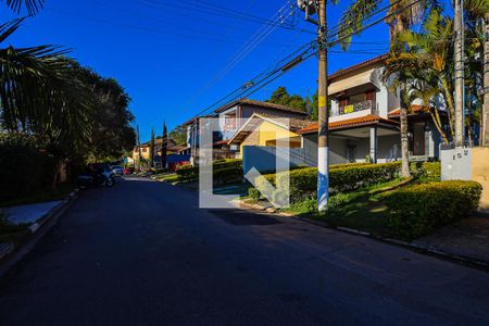 Casa para alugar com 190m², 4 quartos e 4 vagasFachada da casa e rua