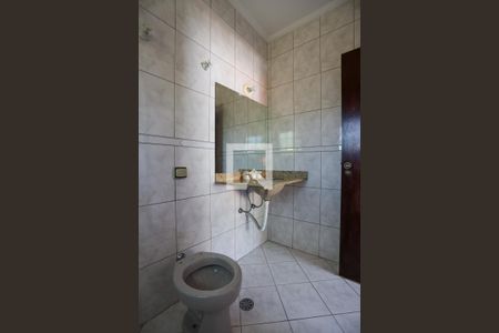 Casa para alugar com 190m², 4 quartos e 4 vagasSuíte 2 - banheiro - detalhes