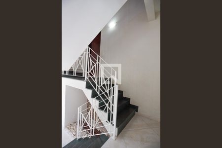 Casa para alugar com 190m², 4 quartos e 4 vagasEscada