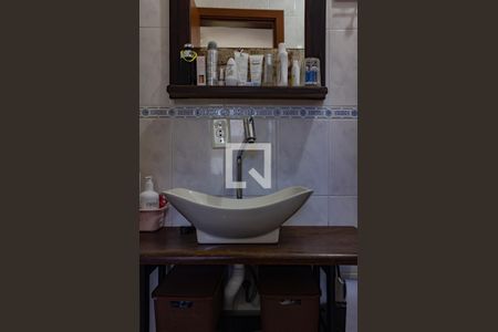 Casa de condomínio à venda com 117m², 3 quartos e 2 vagas Casa de condomínio à venda com 117m², 3 quartos e 2 vagasBanheiro da Suíte