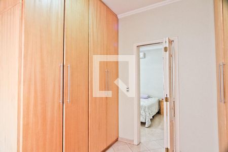 Casa para alugar com 350m², 5 quartos e 5 vagasCloset da suíte 1