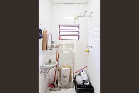 Casa para alugar com 350m², 5 quartos e 5 vagasEdícula - Banheiro