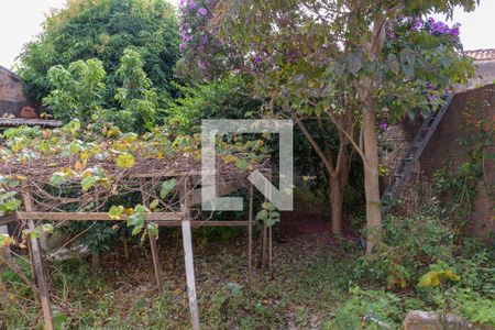Casa à venda com 270m², 4 quartos e 3 vagas Casa à venda com 270m², 4 quartos e 3 vagasCasa dos Fundos