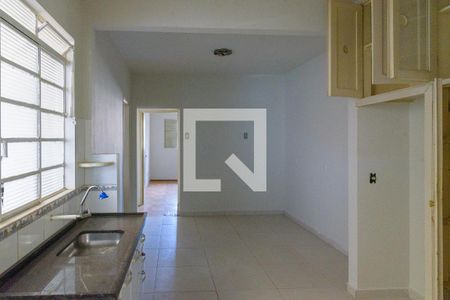 Casa à venda com 270m², 4 quartos e 3 vagas Casa à venda com 270m², 4 quartos e 3 vagasCozinha