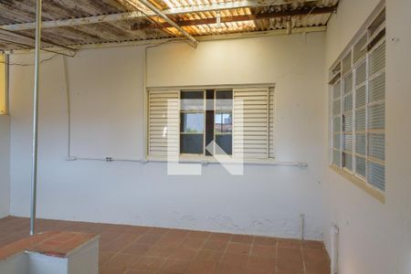 Casa à venda com 270m², 4 quartos e 3 vagas Casa à venda com 270m², 4 quartos e 3 vagasQuintal