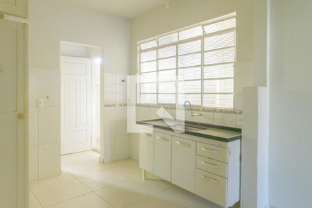 Casa à venda com 270m², 4 quartos e 3 vagas Casa à venda com 270m², 4 quartos e 3 vagasCozinha