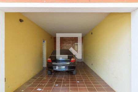 Casa à venda com 270m², 4 quartos e 3 vagas Casa à venda com 270m², 4 quartos e 3 vagasGaragem