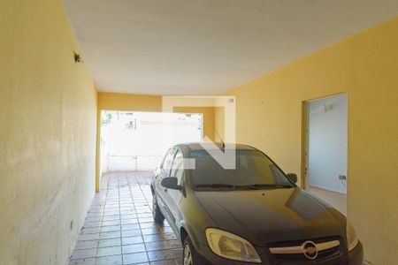 Casa à venda com 270m², 4 quartos e 3 vagas Casa à venda com 270m², 4 quartos e 3 vagasGaragem