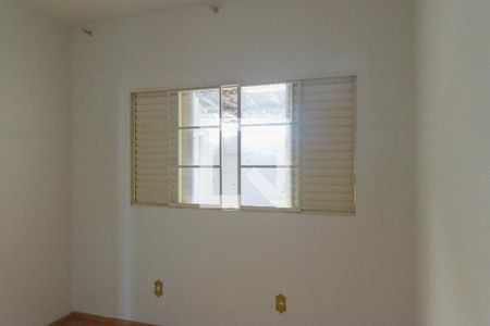 Casa à venda com 270m², 4 quartos e 3 vagas Casa à venda com 270m², 4 quartos e 3 vagasQuarto 2