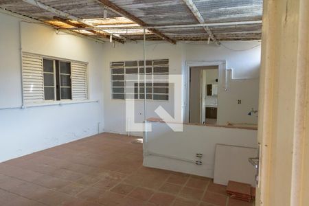 Casa à venda com 270m², 4 quartos e 3 vagas Casa à venda com 270m², 4 quartos e 3 vagasQuintal