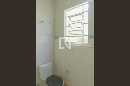 Casa à venda com 270m², 4 quartos e 3 vagas Casa à venda com 270m², 4 quartos e 3 vagasBanheiro
