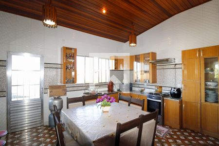 Casa à venda com 313m², 3 quartos e 2 vagas Casa à venda com 313m², 3 quartos e 2 vagasCozinha