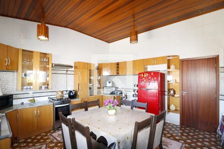 Casa à venda com 313m², 3 quartos e 2 vagas Casa à venda com 313m², 3 quartos e 2 vagasCozinha