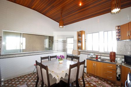 Casa à venda com 313m², 3 quartos e 2 vagas Casa à venda com 313m², 3 quartos e 2 vagasCozinha