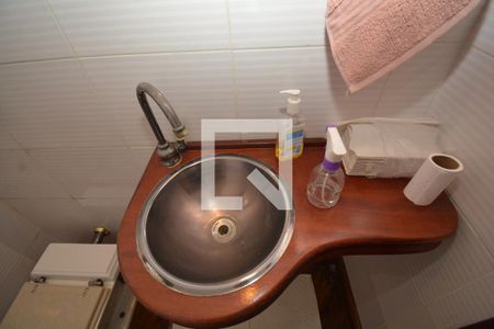 Casa à venda com 138m², 3 quartos e 3 vagasLavabo