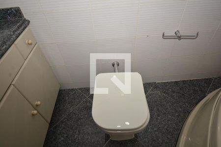 Casa à venda com 138m², 3 quartos e 3 vagasBanheiro da Suíte 2