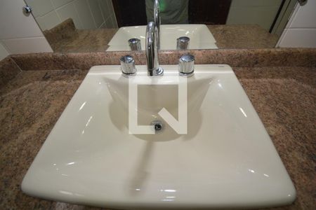 Casa à venda com 138m², 3 quartos e 3 vagasBanheiro da Suíte 1