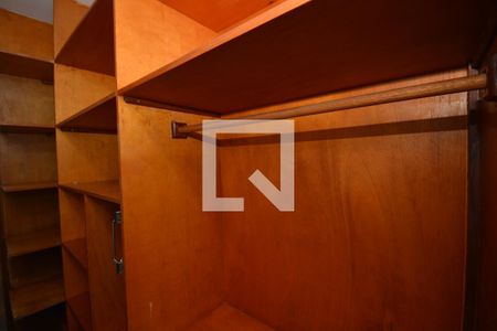 Casa à venda com 138m², 3 quartos e 3 vagasCloset da Suíte 1