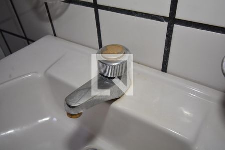 Casa à venda com 138m², 3 quartos e 3 vagasLavabo da Piscina - Torneira