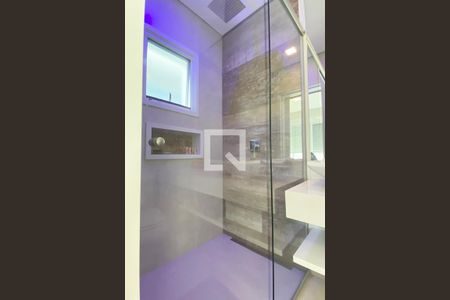 Casa de condomínio para alugar com 430m², 5 quartos e 6 vagasBanheiro da Suíte 3