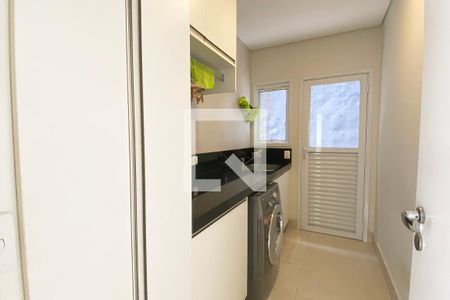 Casa de condomínio para alugar com 430m², 5 quartos e 6 vagasÁrea de Serviço