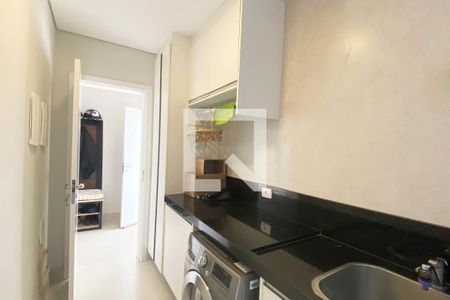 Casa de condomínio para alugar com 430m², 5 quartos e 6 vagasÁrea de Serviço