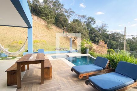 Casa de condomínio para alugar com 430m², 5 quartos e 6 vagasÁrea Externa