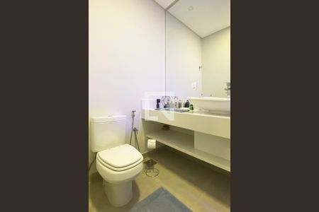 Casa de condomínio para alugar com 430m², 5 quartos e 6 vagasBanheiro da Suíte 2