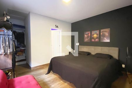 Casa de condomínio para alugar com 430m², 5 quartos e 6 vagasSuíte 2